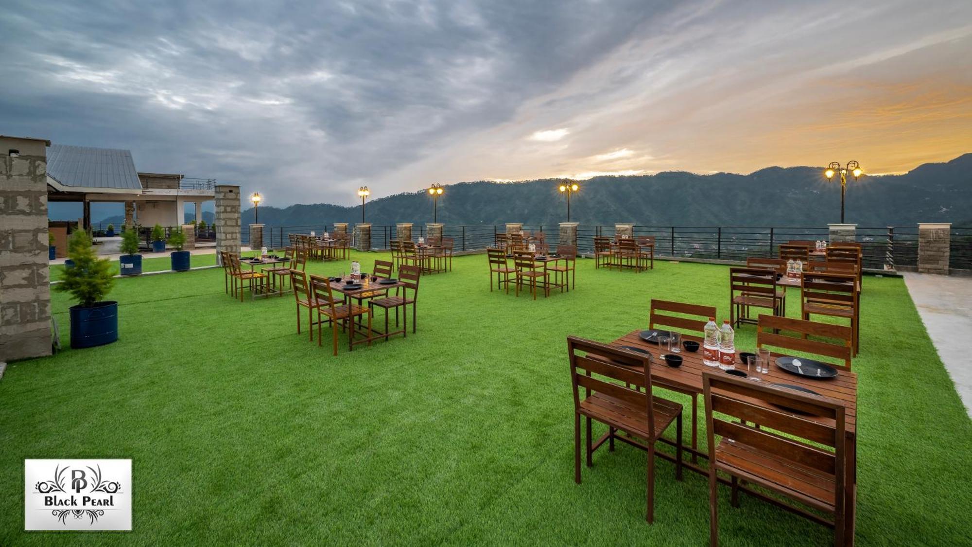 The Blackpearl Hillcrest Касаулі Екстер'єр фото